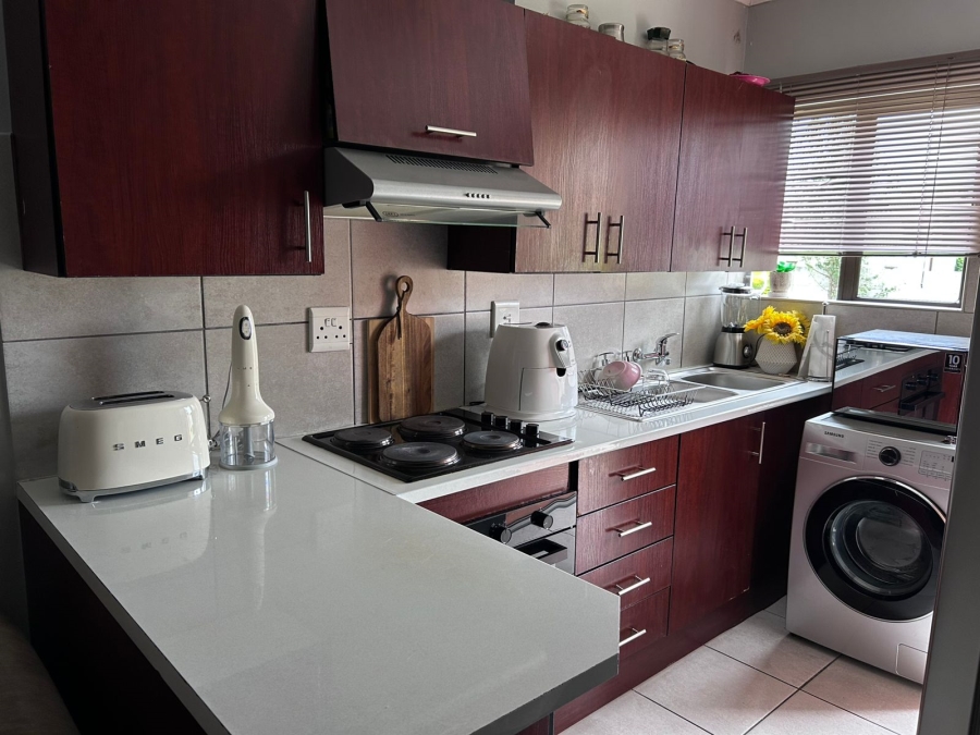 To Let 2 Bedroom Property for Rent in Waterval East North West